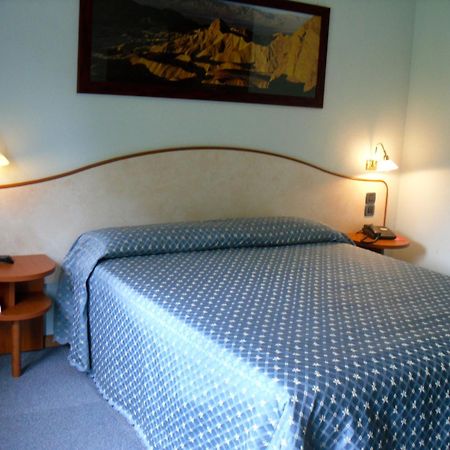 Garni Bellavista Hotel Калчераника ал Лаго Екстериор снимка